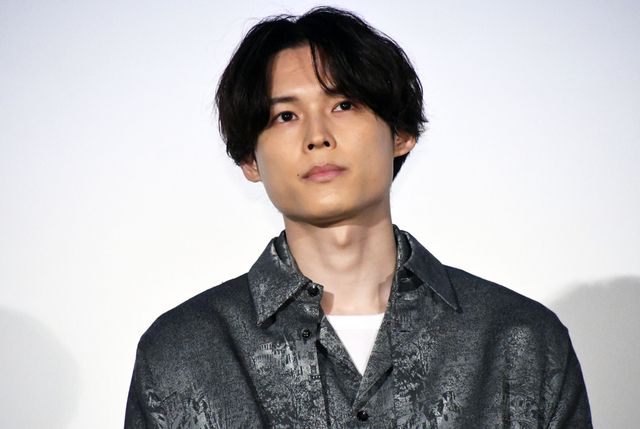 松村北斗 萩原利久